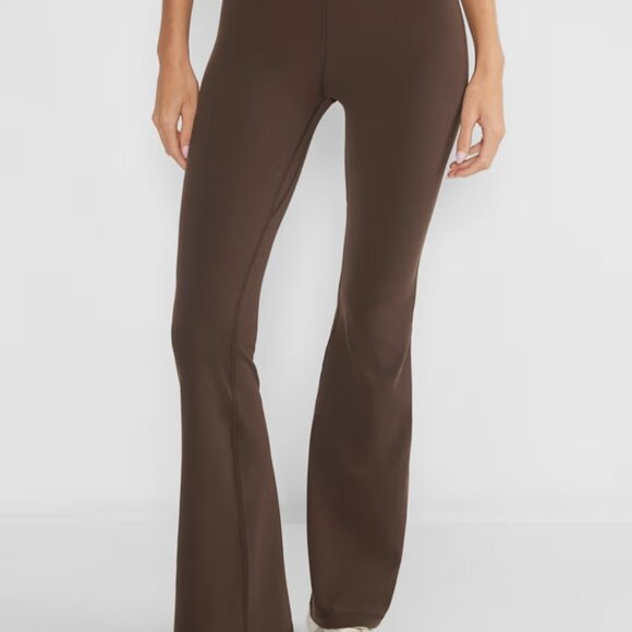 NWT Aritzia GOLDEN BUTTER Crossover Hi-Rise Flare 30” Legging Rich Mocha Brown 2 - Picture 2 of 7